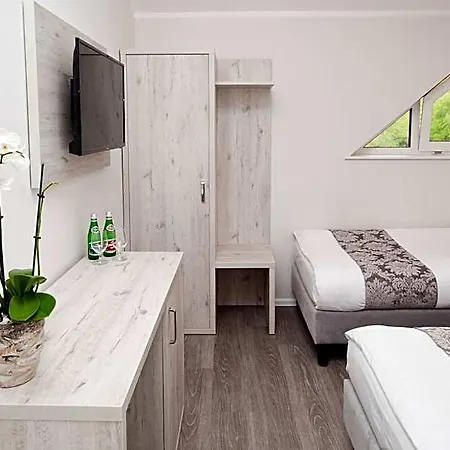 Dworek Bukowy Park 3*