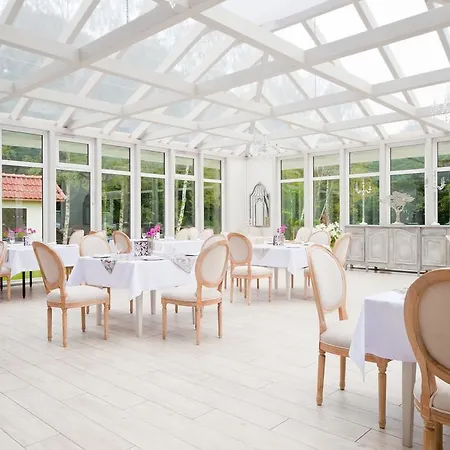 Dworek Bukowy Park 3* Štetín