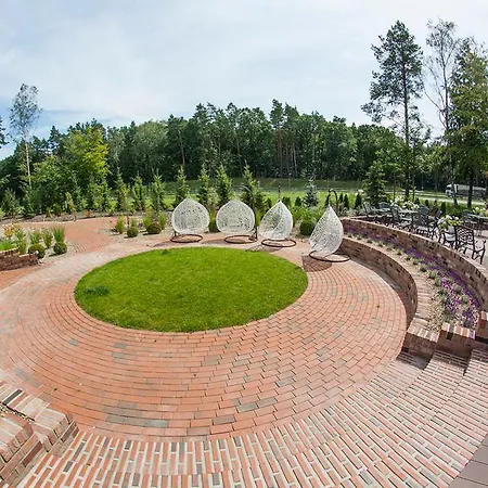 Dworek Bukowy Park 아파트호텔 3*