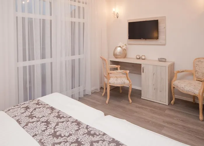 Dworek Bukowy Park 3*