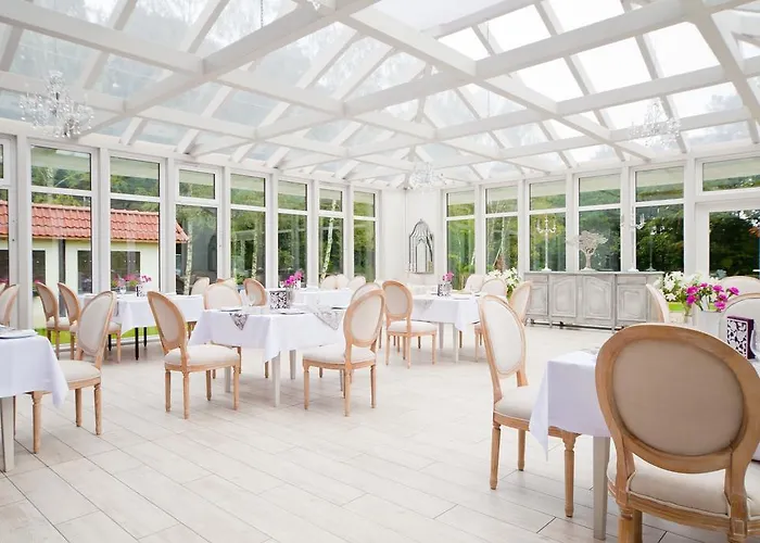 Dworek Bukowy Park 3* Štetín